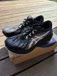Asics Novablast 3 – męskie buty do biegania rozmiar 46 - 29 cm
