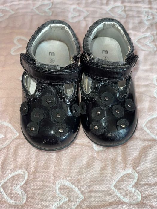 Туфельки на дівчинку