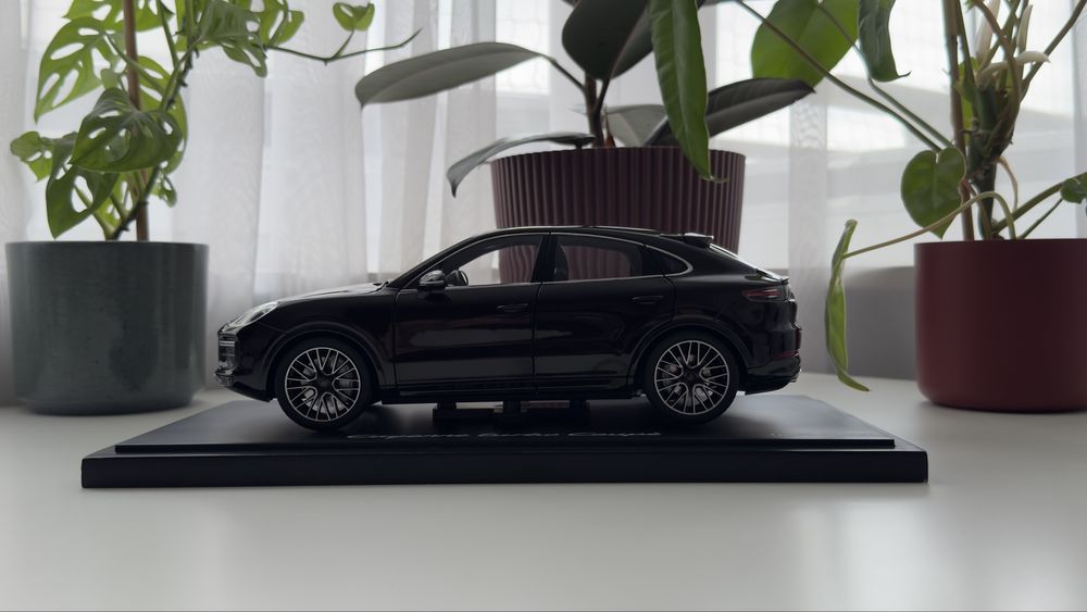 Porsche Cayenne Turbo Coupe - Norev 1:18
