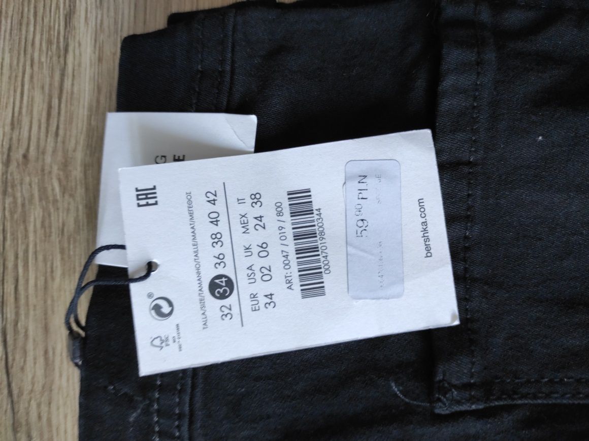 Spodnie jeansowe czarne Bershka rozm 34