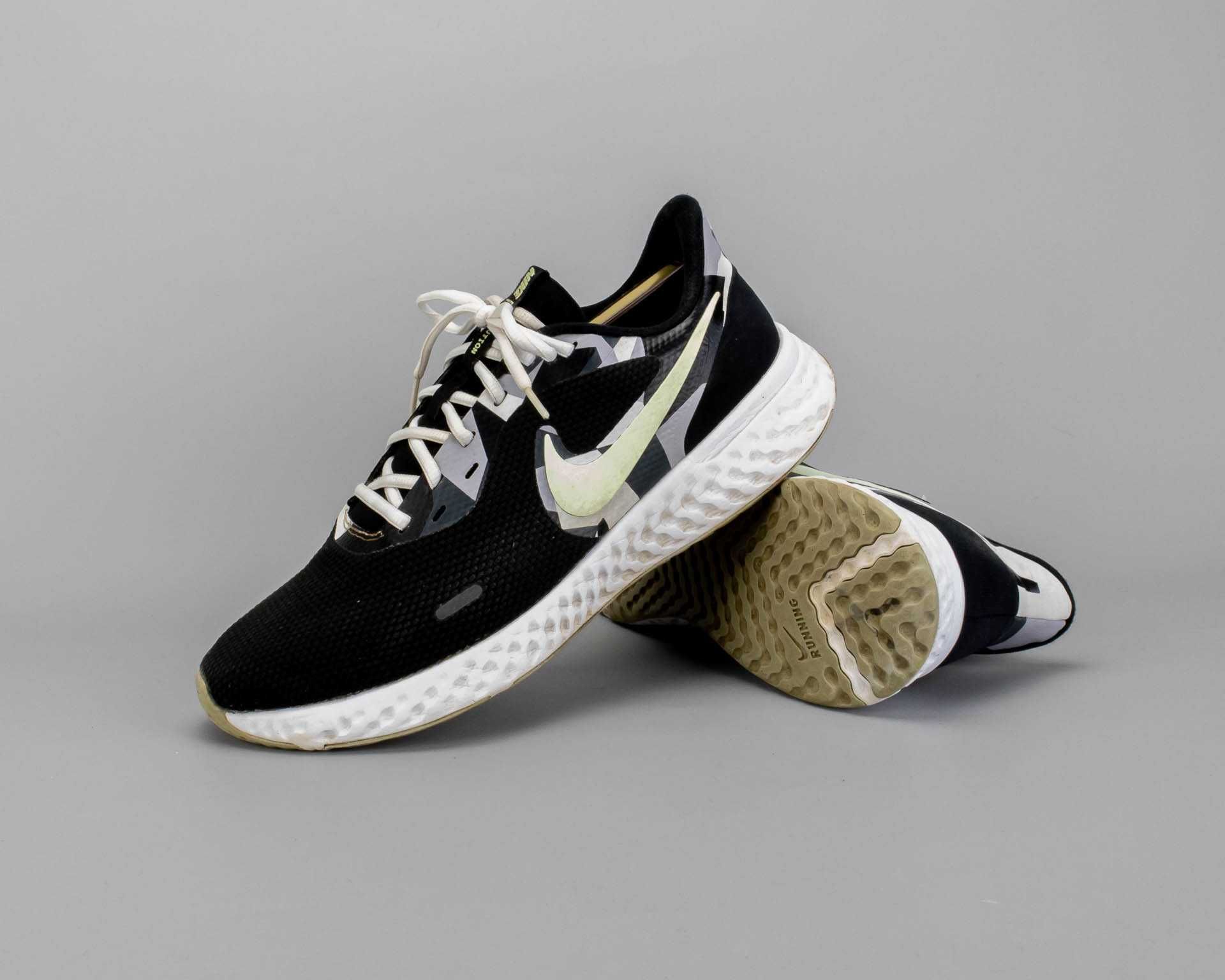Крутые беговые кроссовки в сетку Nike Revolution 5.45 размер