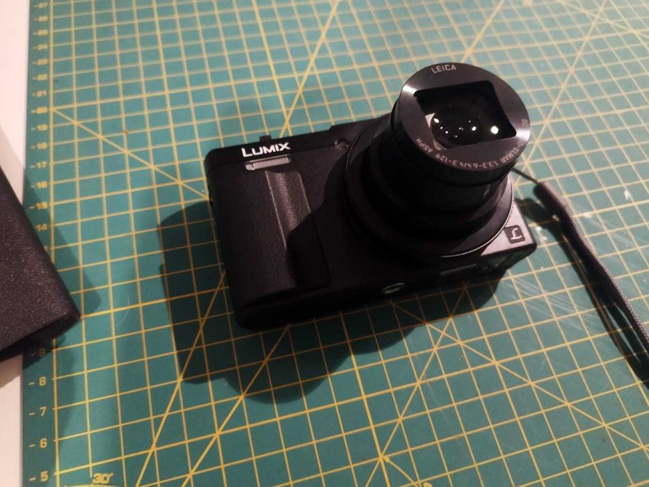 Câmara Panasonic Lumix TZ70 + Cartão 32GB