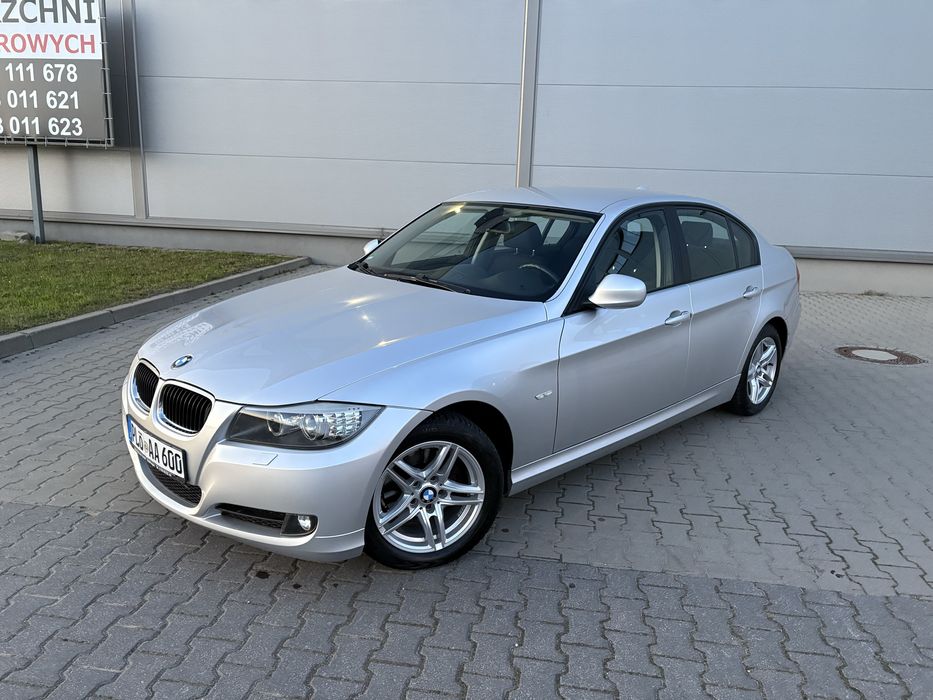 BMW e90 2.0 benzyna 143km navi alu pdc xenon lift
