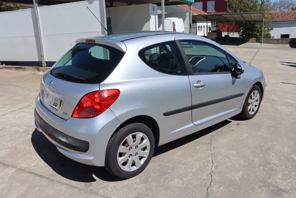 Peugeot 207 1.4 HDi (2008) – Económico e Fiável