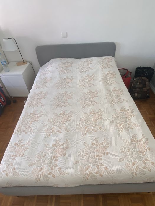 Cama de casal c/ colchao (1 ano)