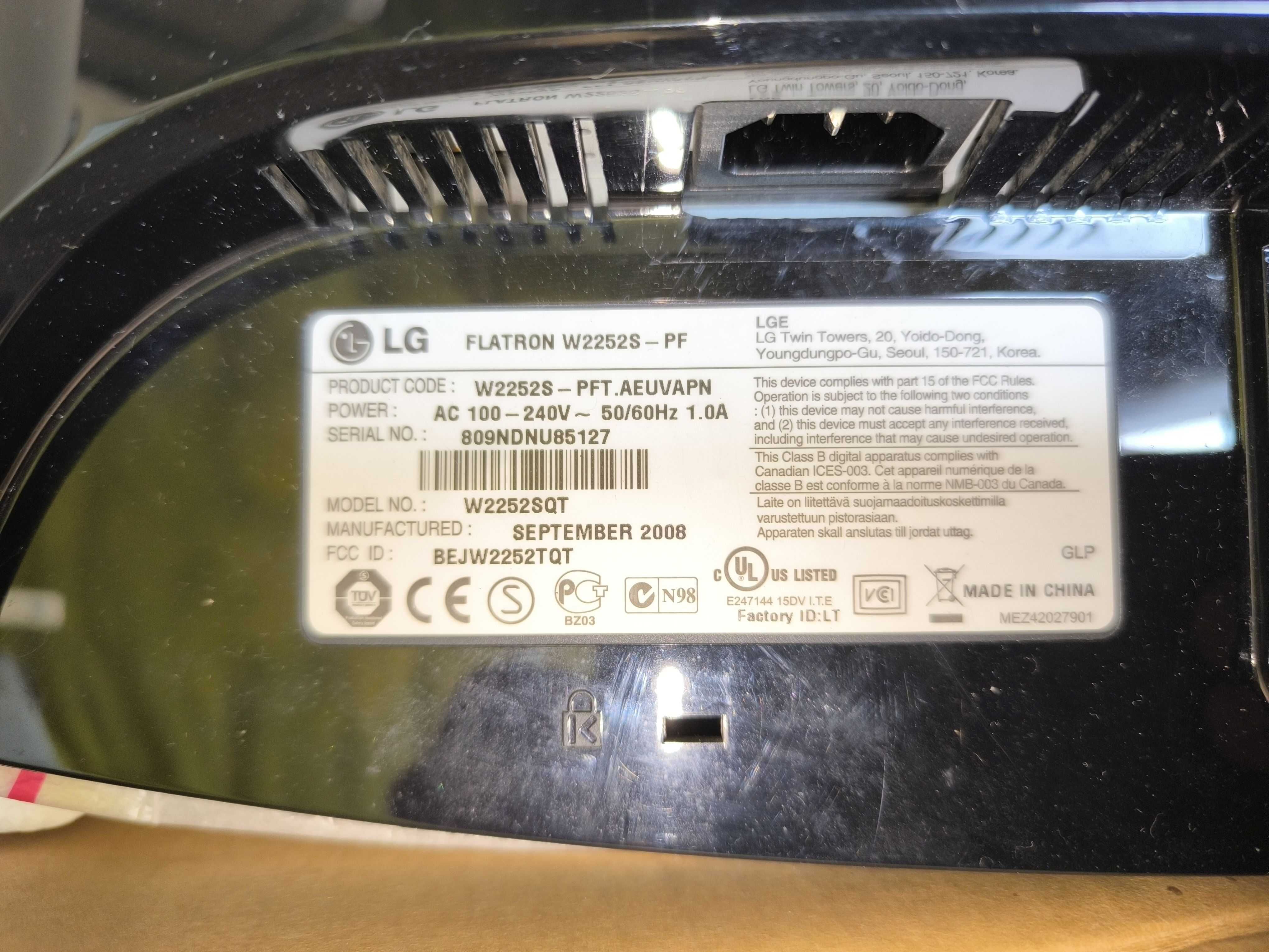 Monitor LG W2252S -PFT + komputer PC