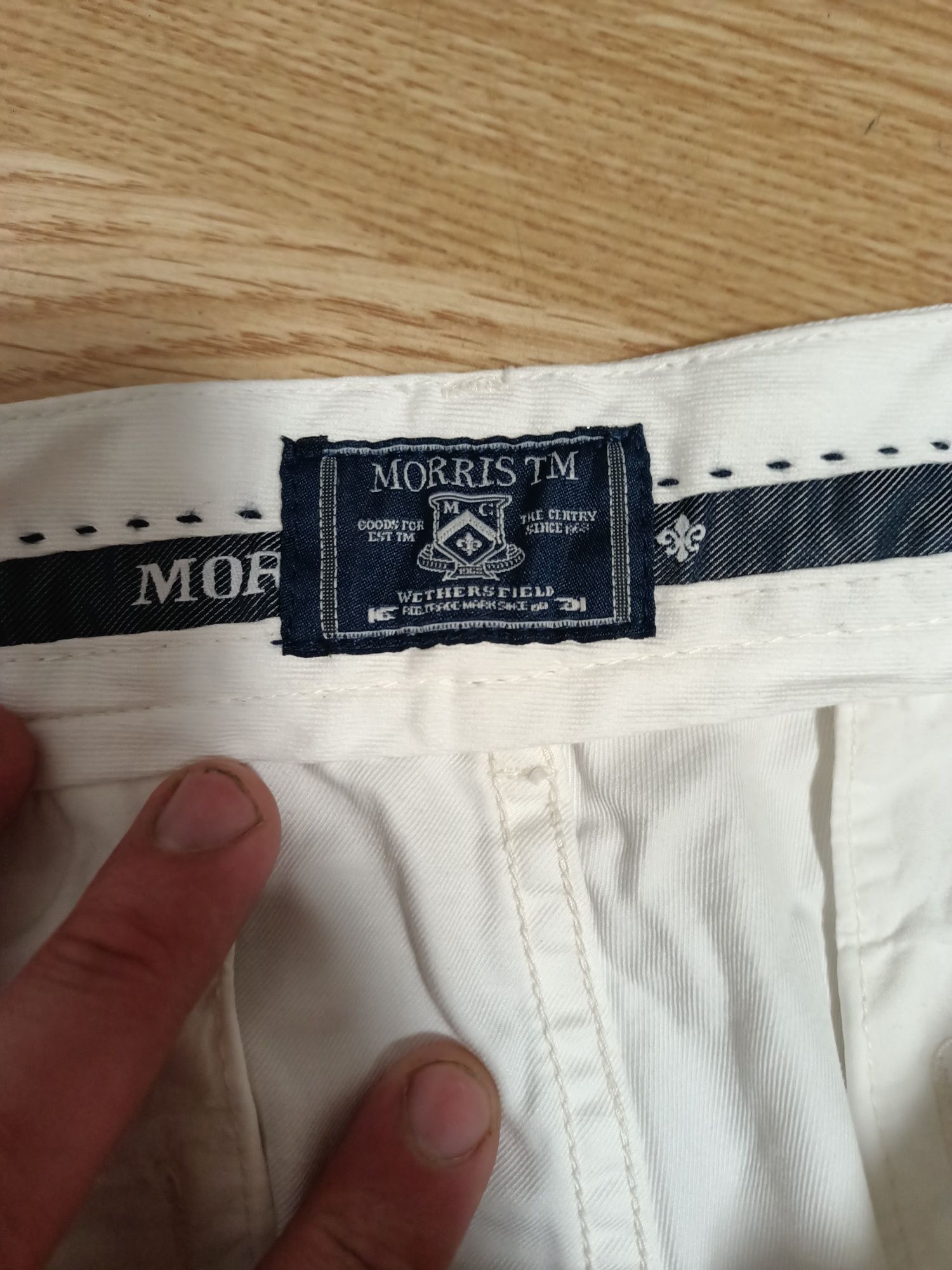Białe spodnie bawełniane Morris