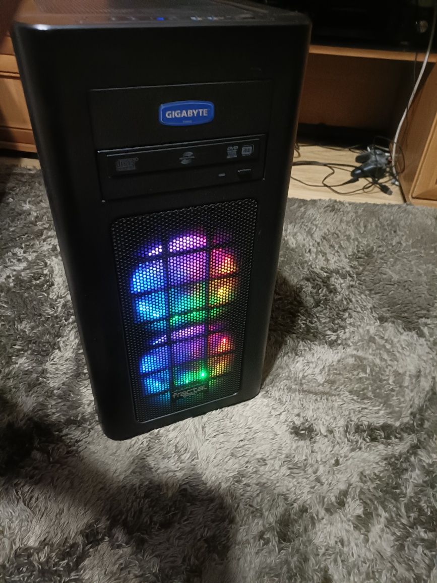 Komputer PC Ryzen 7 3700x 16 GB ram GTX 1660 Super