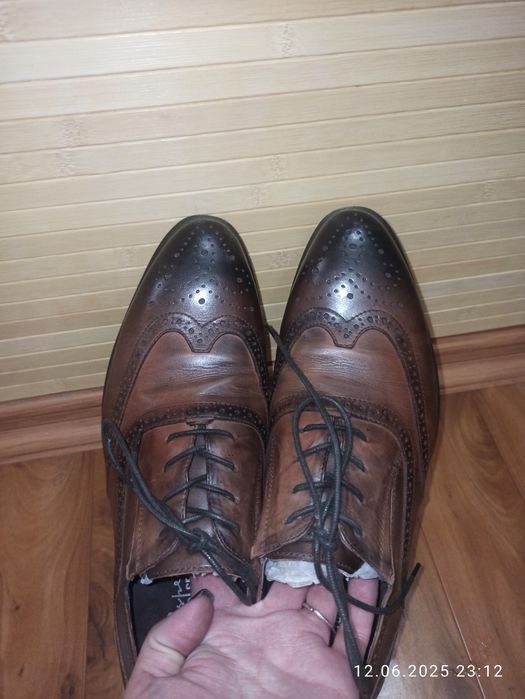 Чоловічі класичні туфлі 40 р.устілка 27,5 см З затемненню пяткою і нос