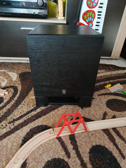Subwoofer  aktywny Yamaha. 8 cali /20 cm .