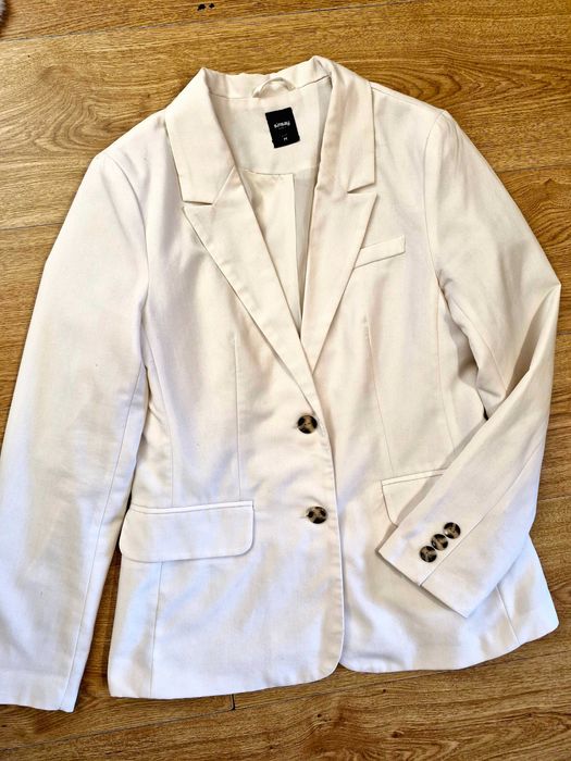 Biała marynarka codzienna Sinsay M guziki wiskoza