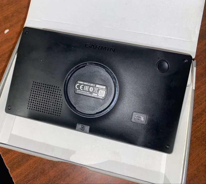 Автомобільний GPS навігатор Garmin Drive 61 LMT-S