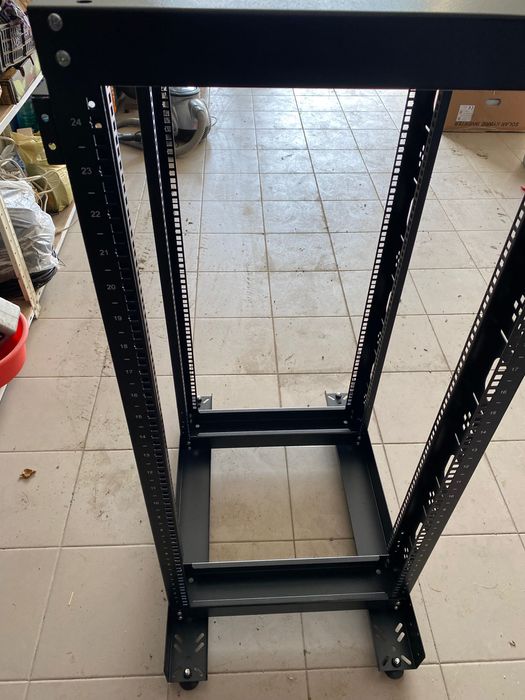 Стійка під акумулятори Deye любого розміру до 6 шт