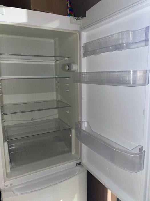 Продам холодильник Whirpool