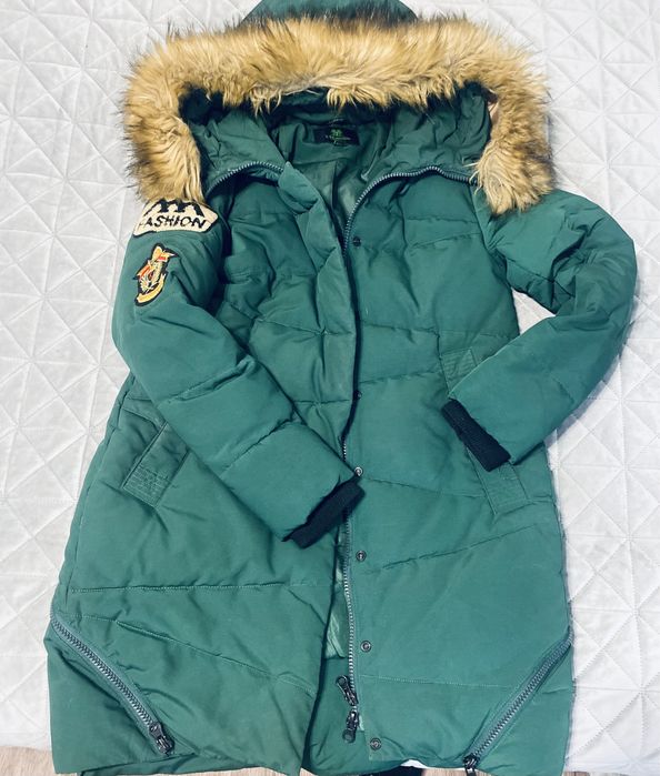 Пуховик  зимовий, теплий.