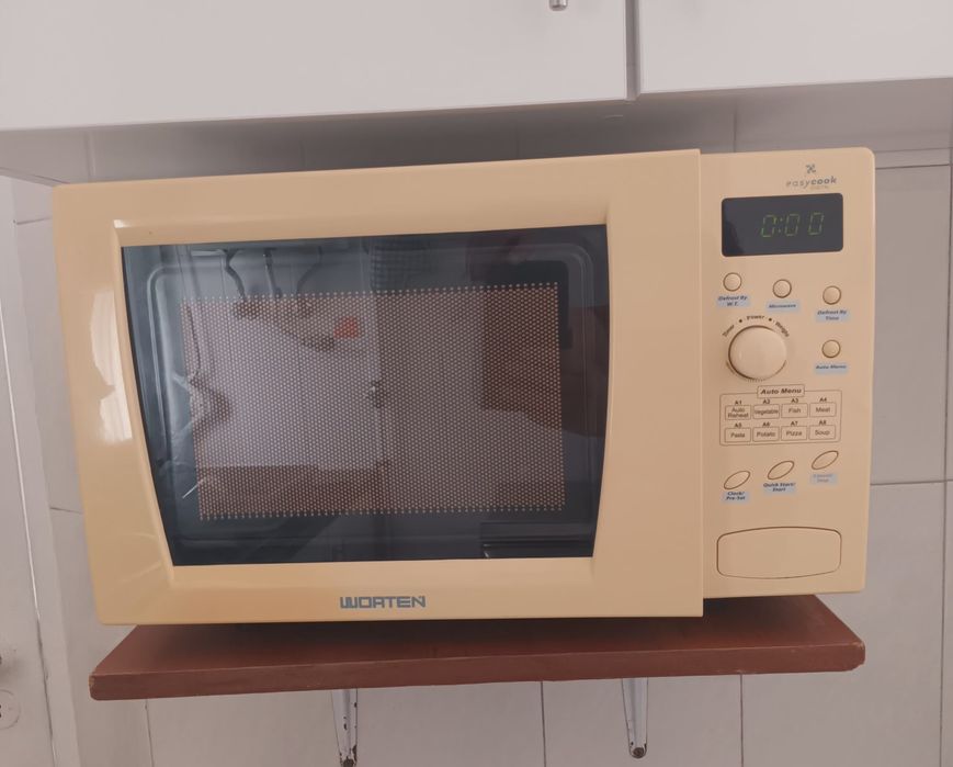 Microondas Worten AM820ABN- 800W