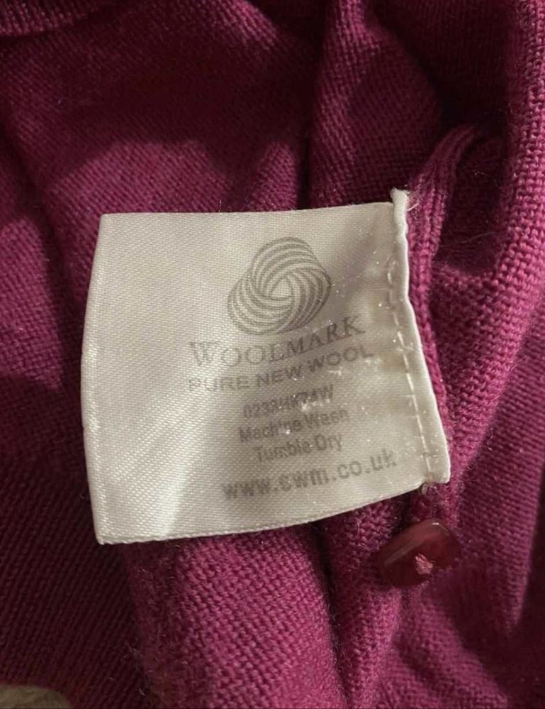 Wełniany sweterek w kolorze fuksji wełna woolmark rozmiar S