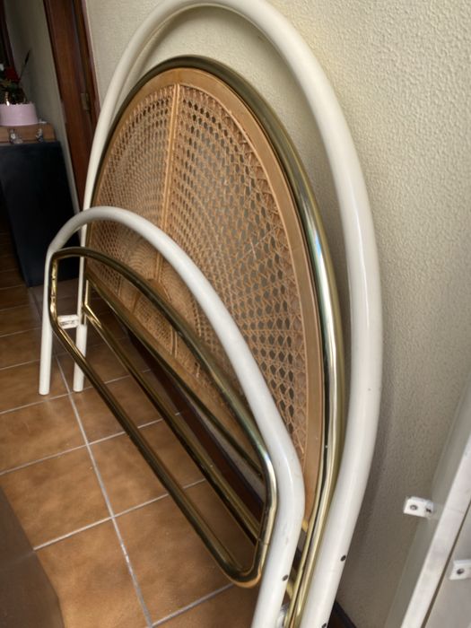 Cama de corpo e meio