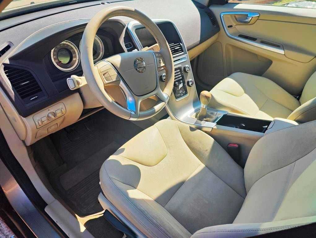 Volvo XC60 2.0 Momentum 164cv / 149€ mês