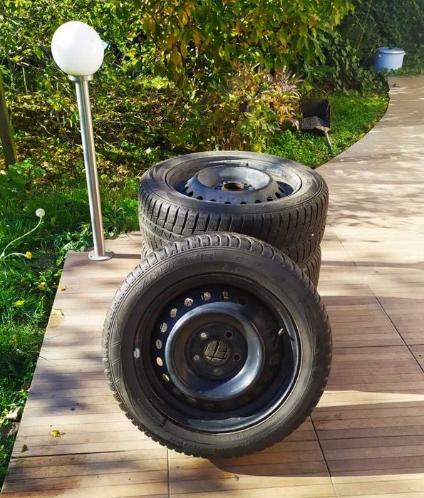 Felgi 16" 5x114.3 + opony zimowe 205/55r/16 kpl. 4 szt.
