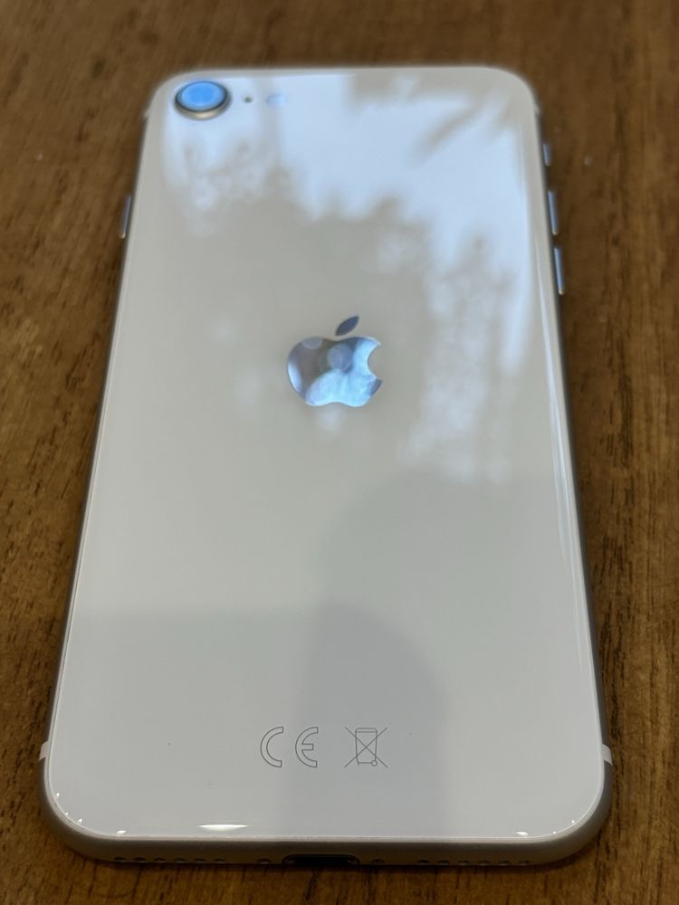 iPhone SE 2020 | 64 GB | Biały | Używany | Alcesoria w zestawie