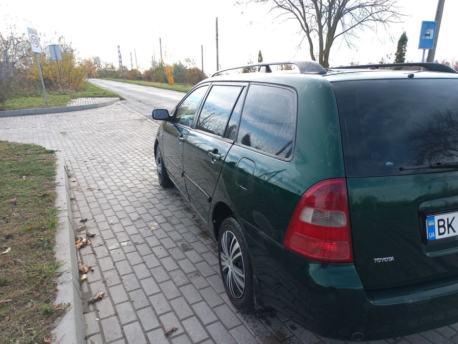 Тойота корола 2003 року