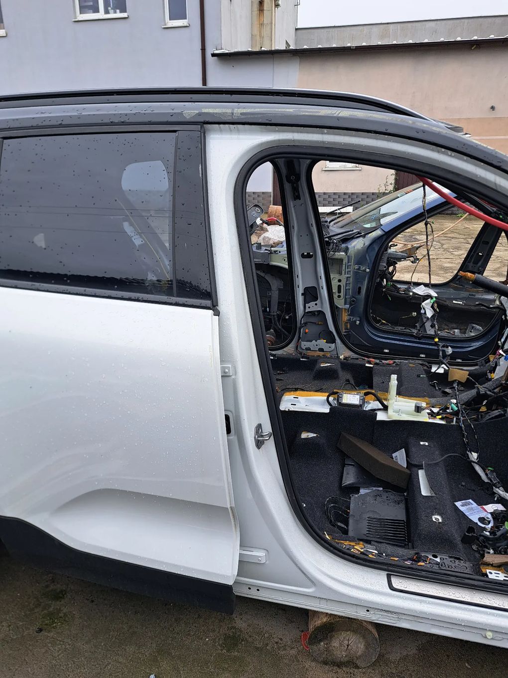VOLVO XC40 II SLUPEK B ĆWIARTKA LEWA PRAWA