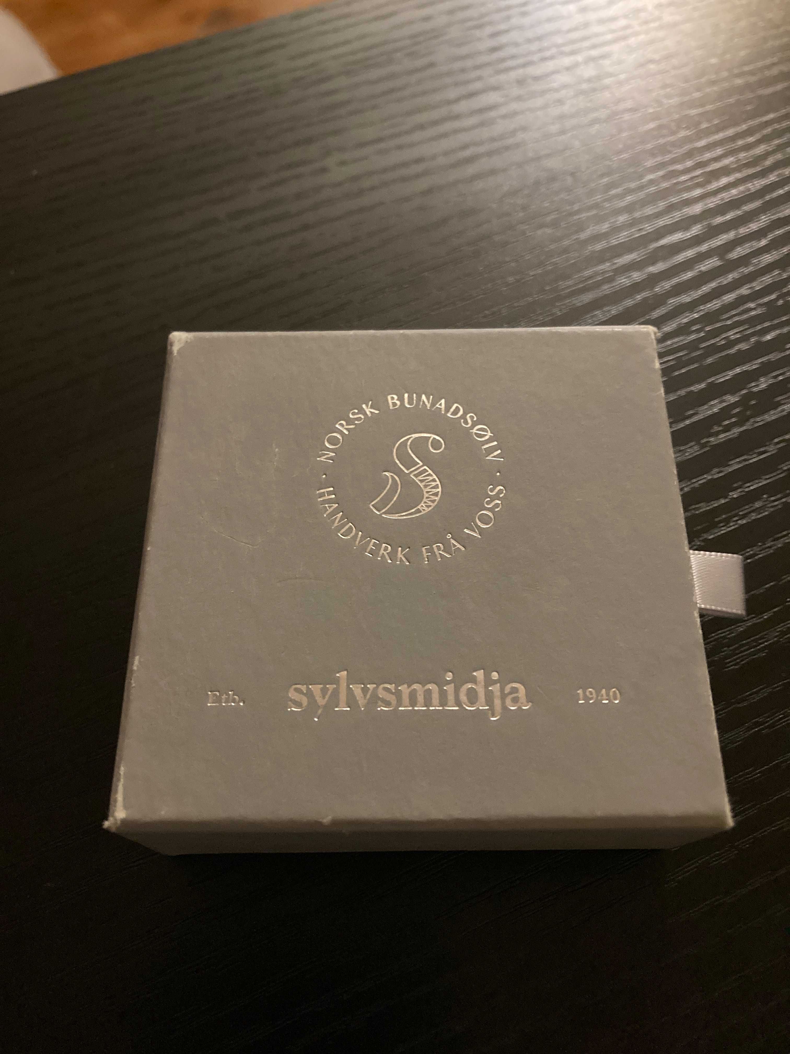 Anel Prata Bunad Silver Redstone Ring Norwegian Sylvsmidja
