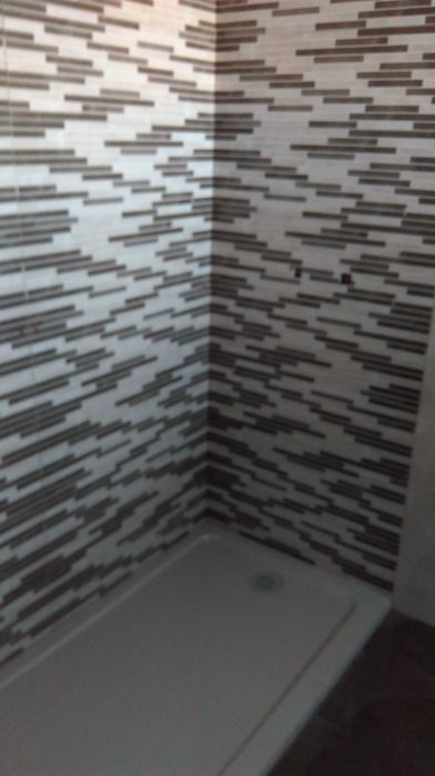 serviço de trolha e pintor assentamento de azulejo tijoleira e pintura