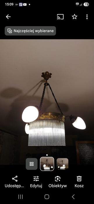 Stary żyrandol z soplami