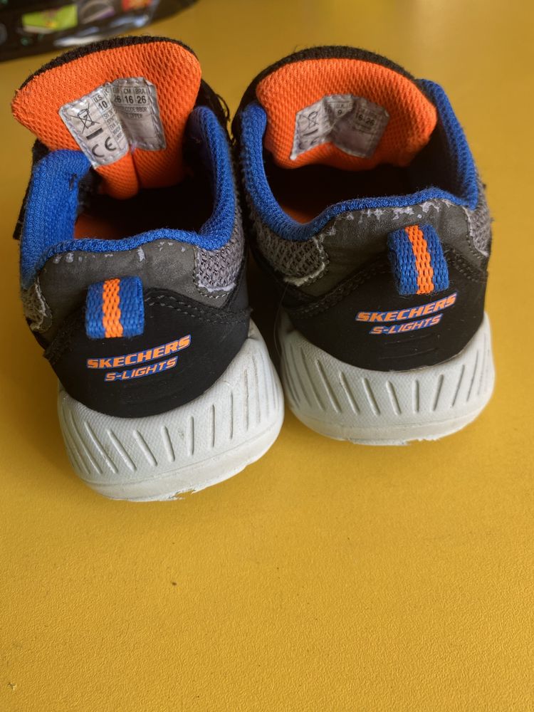 Кросівки skechers 26