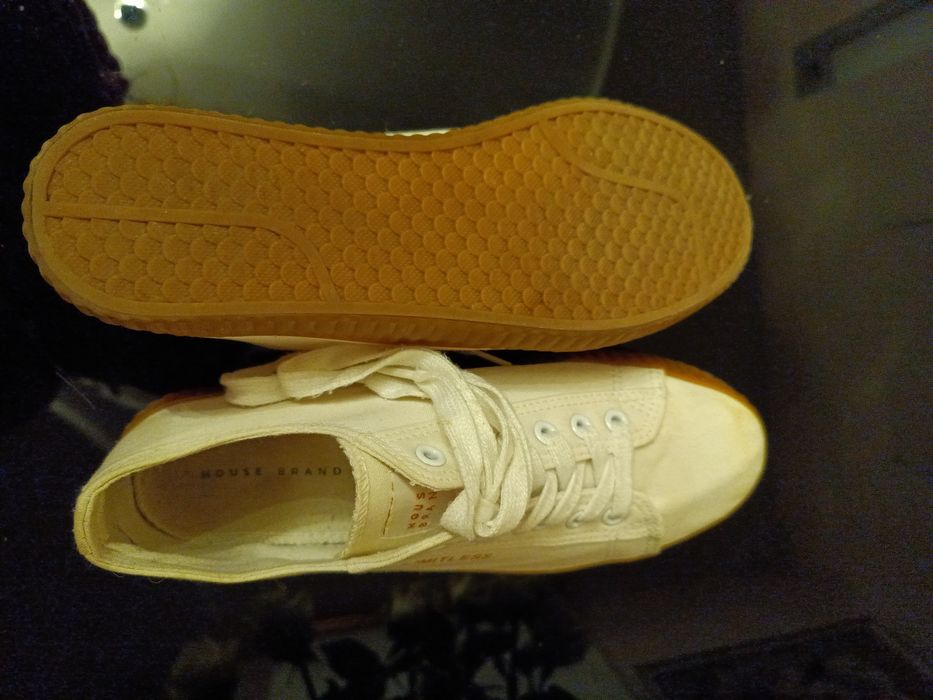 Продам женские макасины