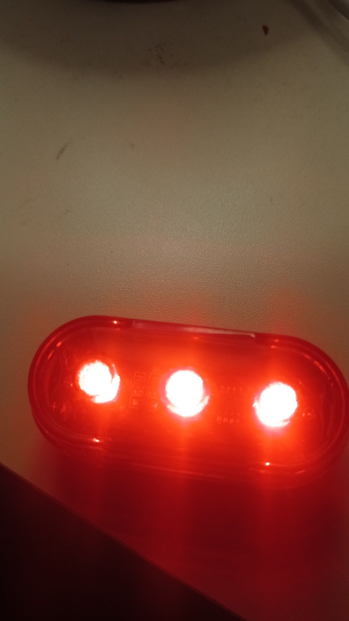 Sprzedam lampkę tylną bontrager flarę 1