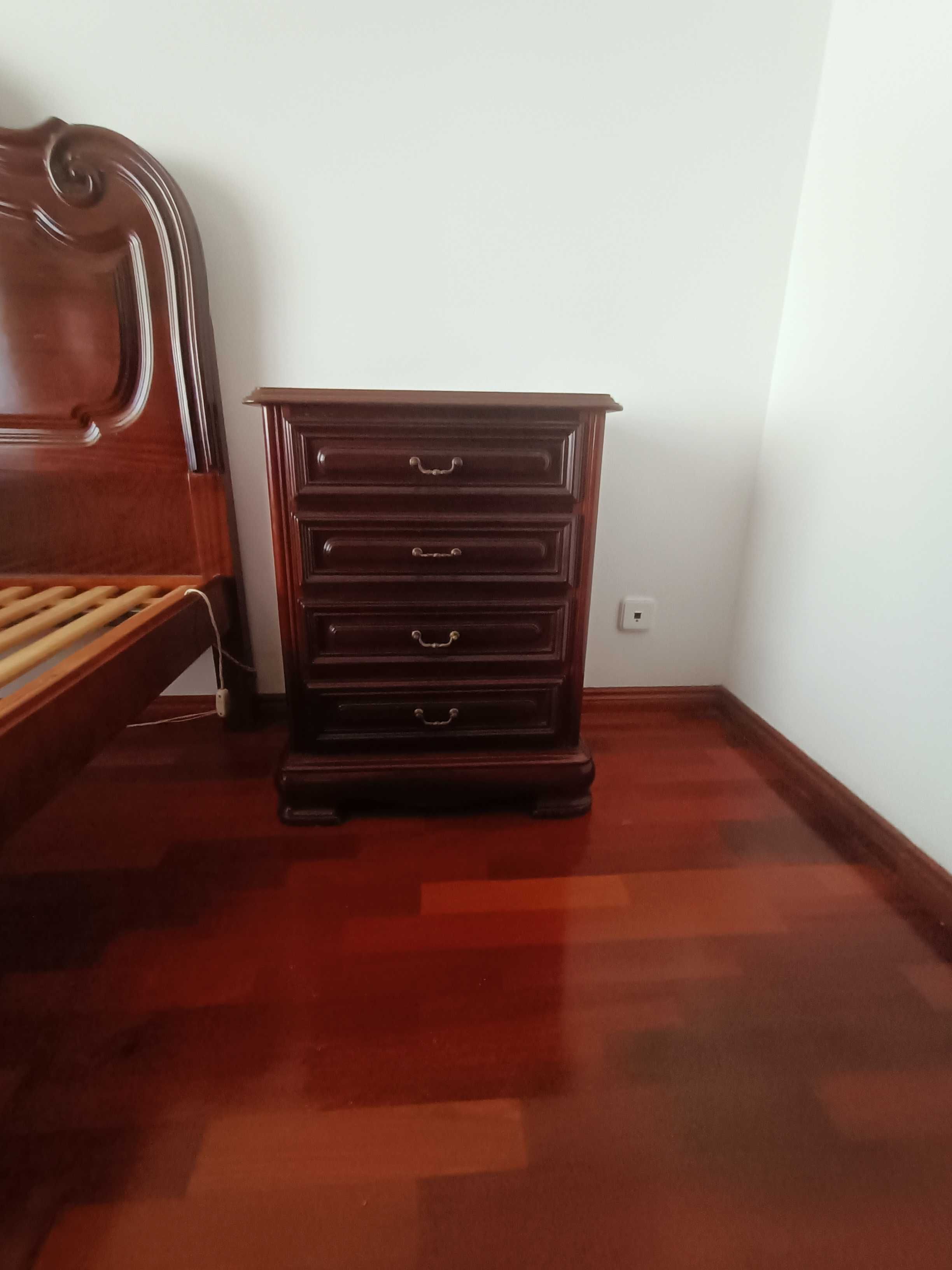 Quarto completo madeira maciça em mogno