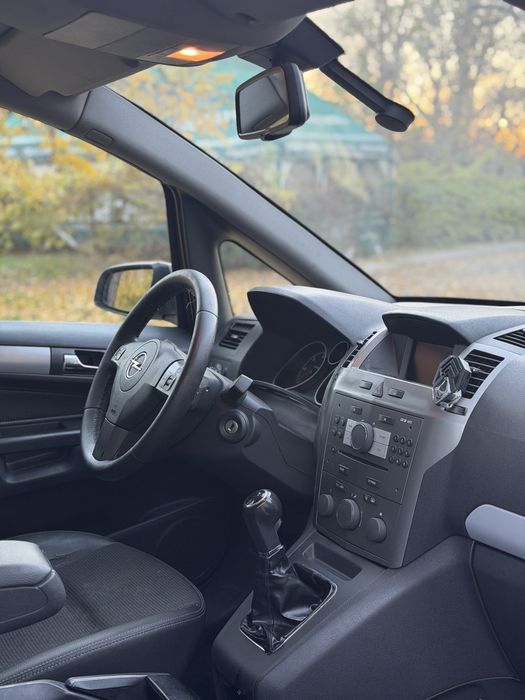 Opel Zafira рестайлинг