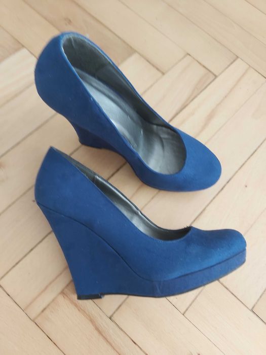 Buty na koturnie rozmiar 37