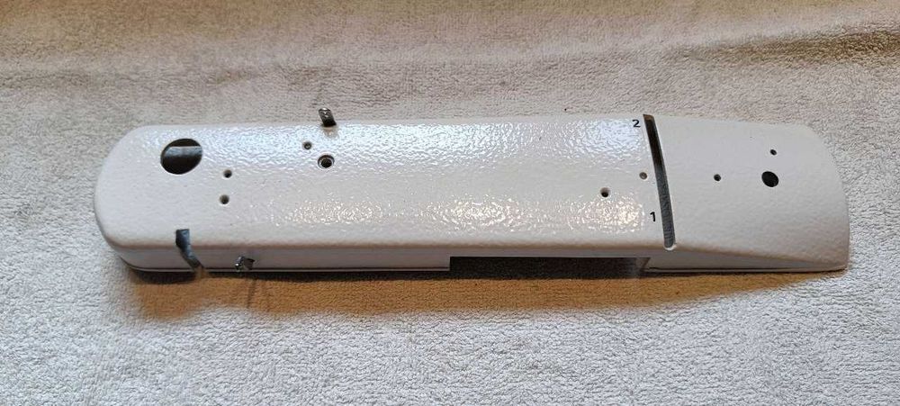 Pokrywa górna maszyny do szycia Łucznik 451.