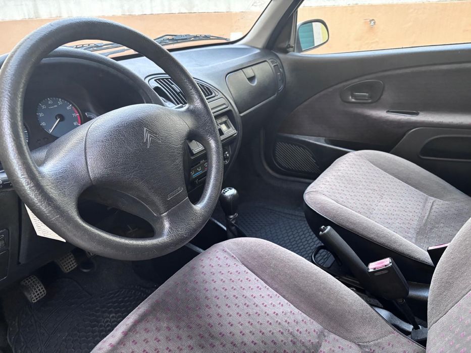 Carro Citroen saxo 2001