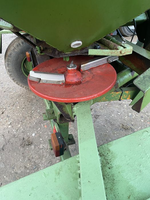 Rozsiewacz Amazone. ZA-U  1501