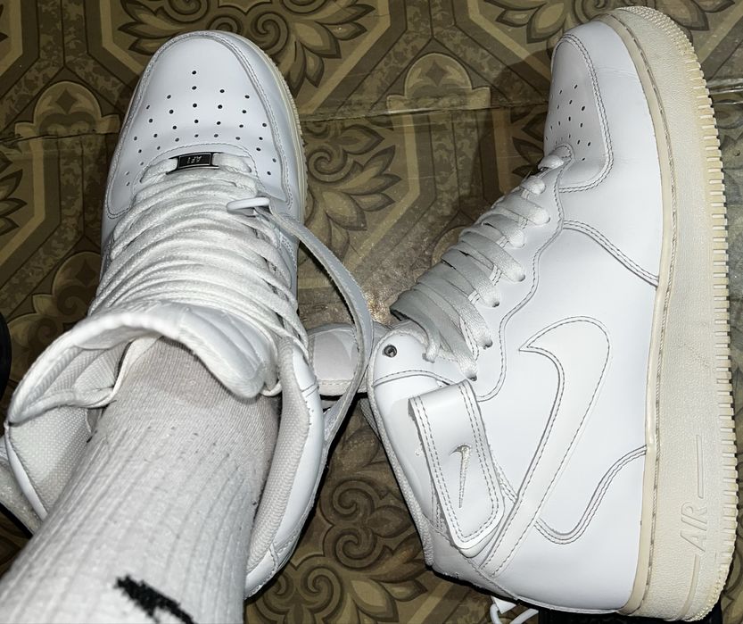 Nike air force 1 mid. White
