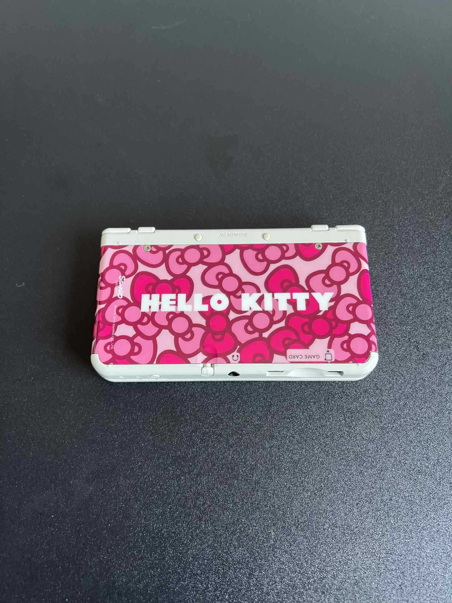 New Nintendo 3DS Branca Hello Kitty Plates com 100+ Jogos