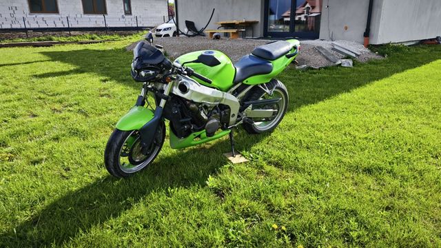 Motocykl Kawasaki zx6r