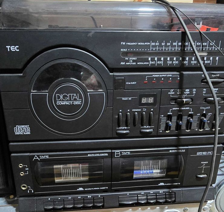 sistema música compacto TEC