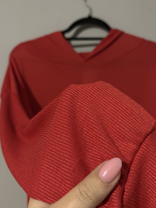 Cudowny komplet prążkowy czerwony