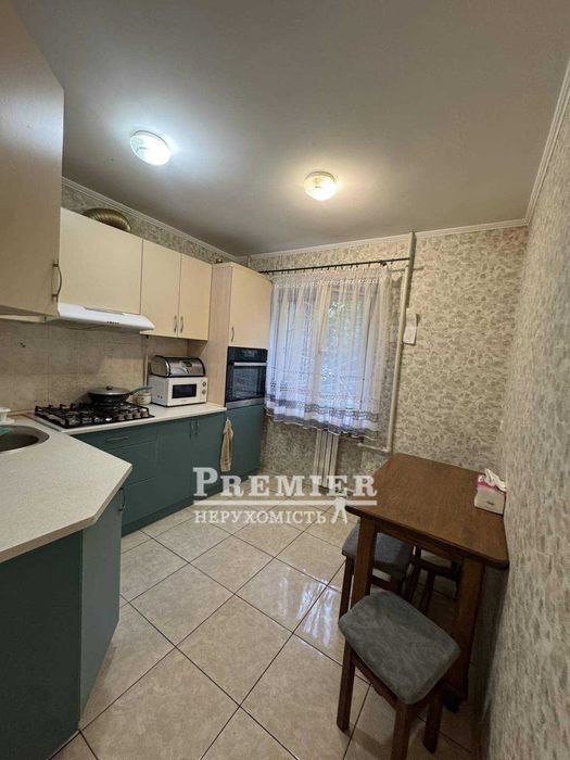 Чотирикімнатна квартира на Філатова з підвалом та ремонтом