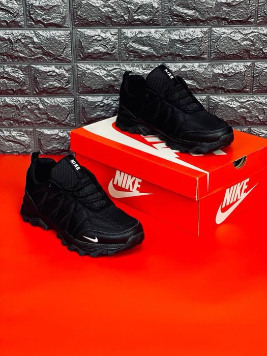 Водонепроницаемые кросовки найк / Nike waterproof демисезонные кросы