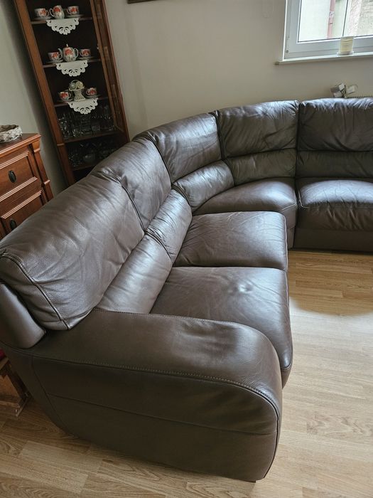 Narożnik TC meble dwie pufy i stolik