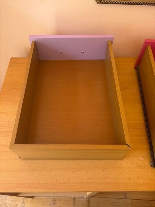 Secretária de mandeira