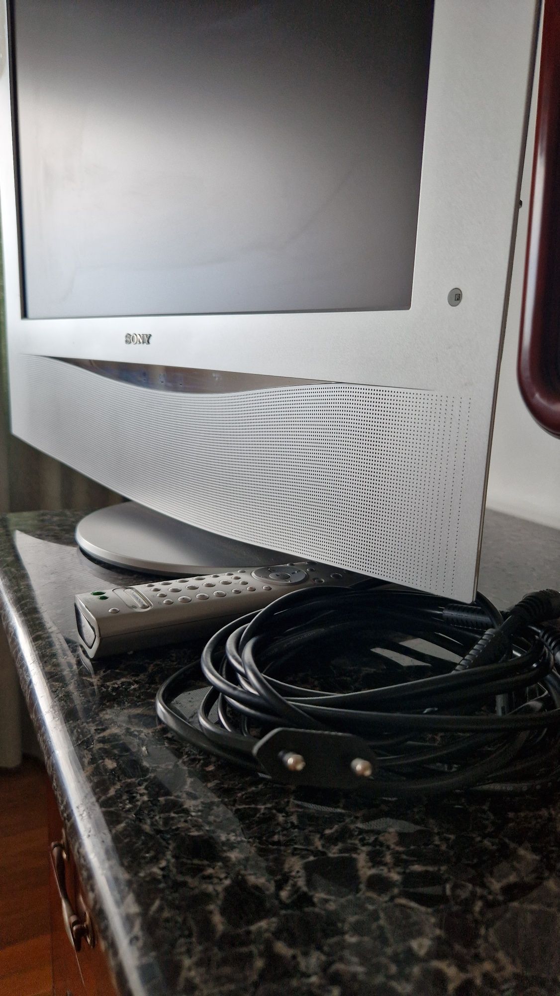Sony TV 23 polegadas c/ comando