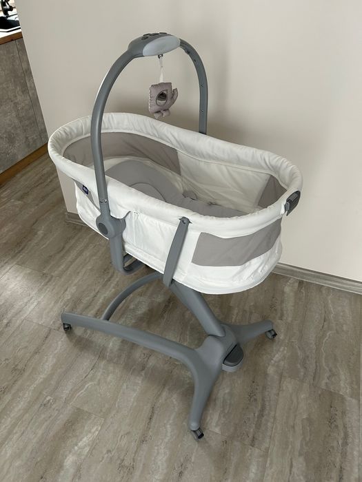 Łóżeczko Chicco hug baby 4w 1 białe